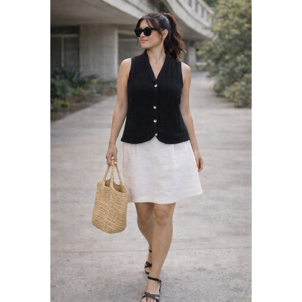 Elegant Black Button-Up Vest new size Large btfbm